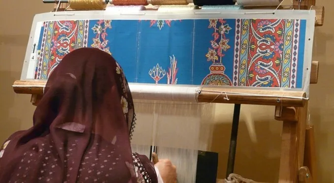 utelier - factory workers