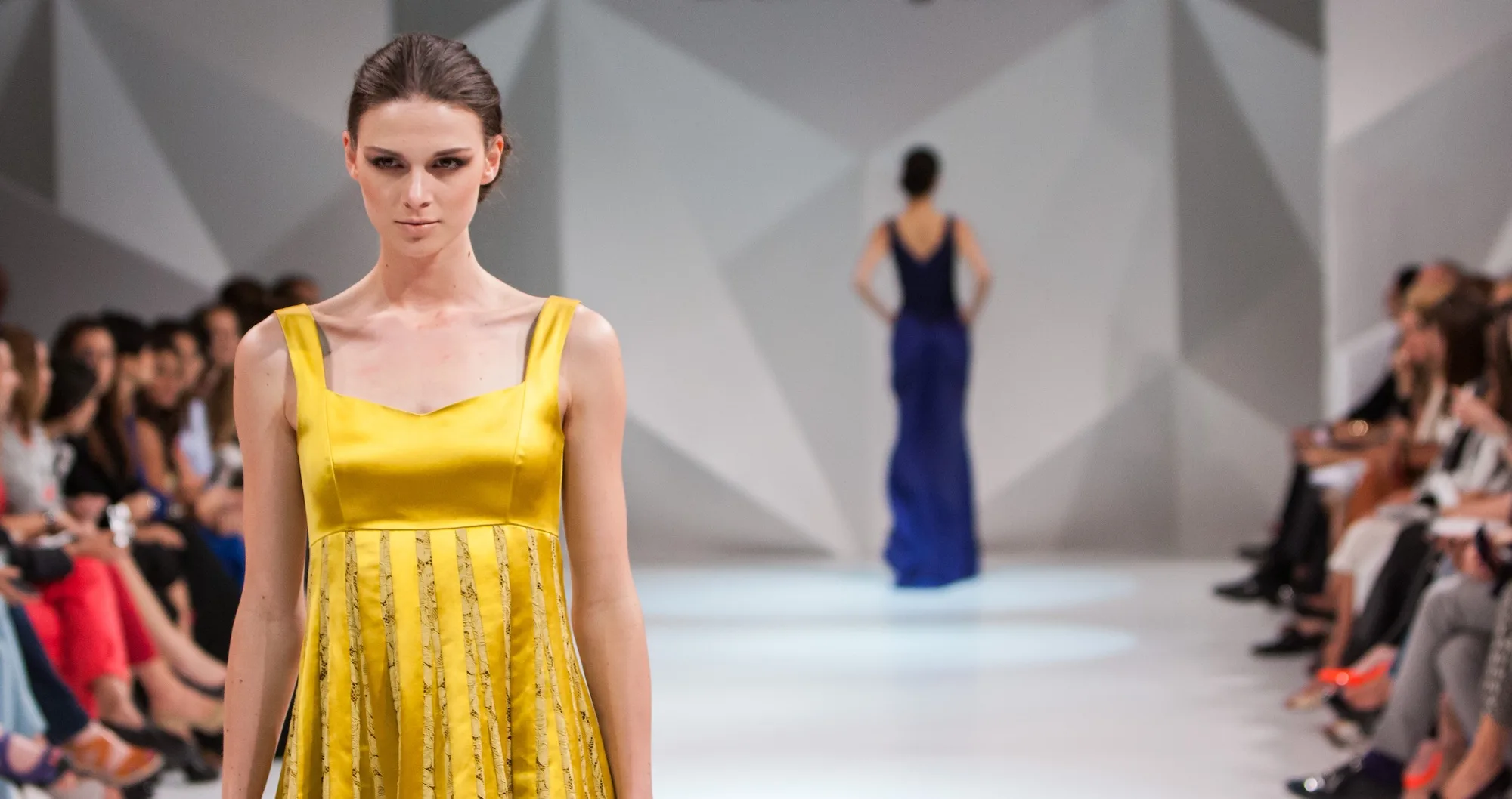 utelier-fashion-local_manufacturers_ramp_walk_fashion_collection