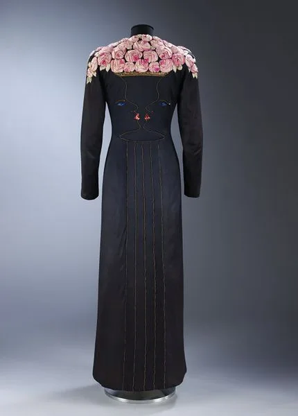 schiaparaelli-rose-coat